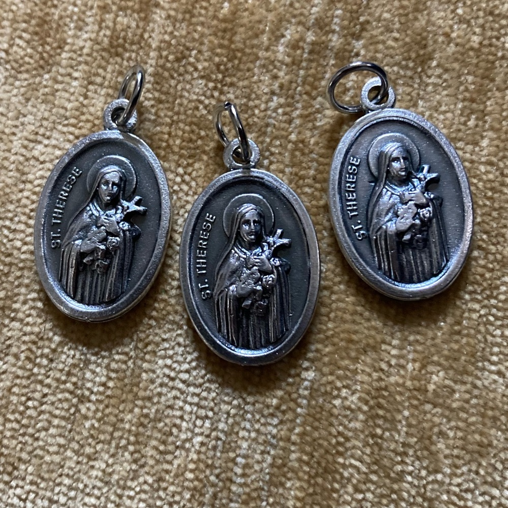 St. Therese Pendant Pray for Us Made in Italy for florists, missionaries, pilots - Picture 3 of 4
